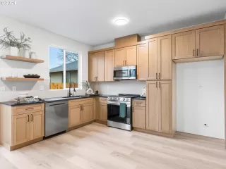 Photo #4: 24456201 Listing