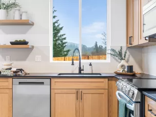 Photo #6: 24456201 Listing