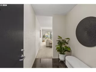 Photo #3: 24456280 Listing