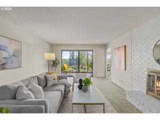 Photo #4: 24456280 Listing