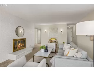 Photo #6: 24456280 Listing