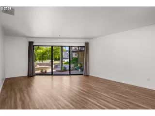 Photo #2: 24456281 Listing