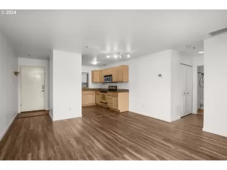 Photo #5: 24456281 Listing