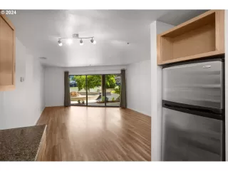 Photo #6: 24456281 Listing