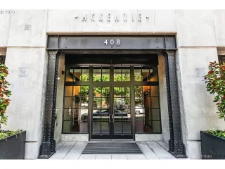 Photo #4: 24456431 Listing