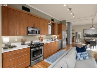 Photo #6: 24456431 Listing