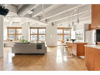 Photo #2: 24456467 Listing 