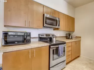 Photo #5: 24456966 Listing 