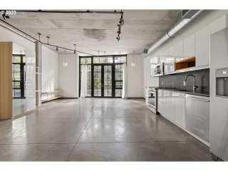 Photo #4: 24457135 Listing 