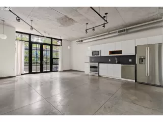 Photo #5: 24457135 Listing 