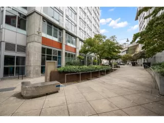 Photo #2: 24457582 Listing