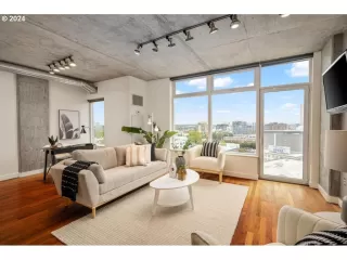 Photo #4: 24457582 Listing