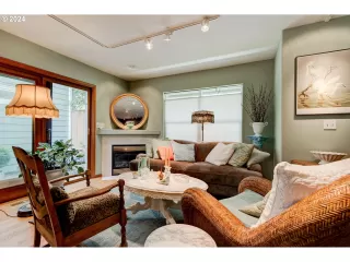 Photo #2: 24457601 Listing 