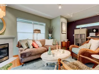 Photo #3: 24457601 Listing 