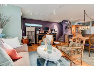 Photo #4: 24457601 Listing 