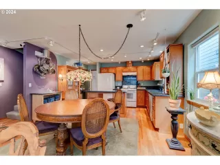 Photo #5: 24457601 Listing 