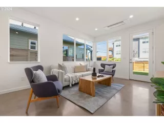 Photo #6: 24458944 Listing 