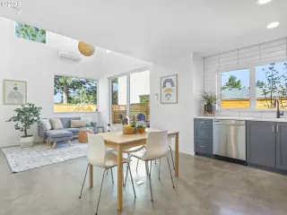 Photo #6: 24458971 Listing