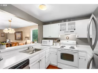 Photo #2: 24459090 Listing