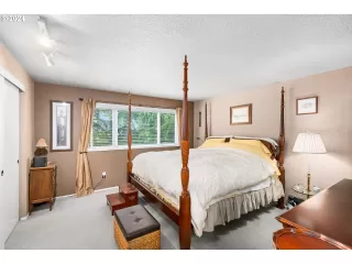 Photo #4: 24459090 Listing