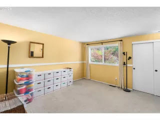 Photo #6: 24459090 Listing