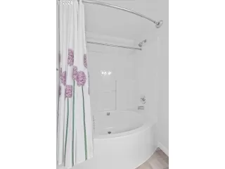 Photo #1: 24459602 Listing 