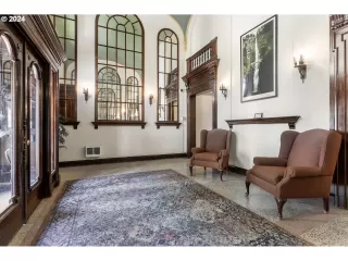 Photo #6: 24459994 Listing