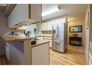 Photo #2: 24460144 Listing