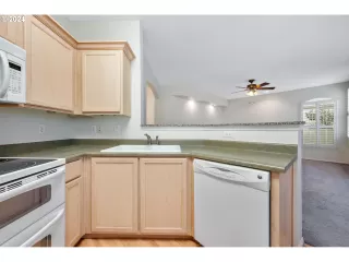 Photo #6: 24460719 Listing