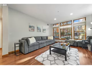 Photo #2: 24460995 Listing 