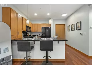 Photo #5: 24460995 Listing 