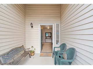 Photo #4: 24461423 Listing