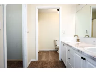 Photo #1: 24461872 Listing