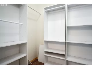 Photo #3: 24461872 Listing