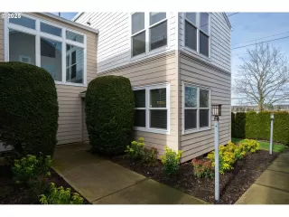 Photo #6: 24461872 Listing