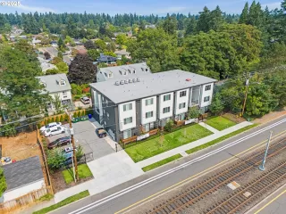 Photo #6: 24462682 Listing 