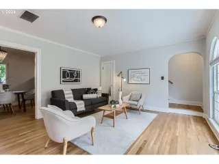 Photo #5: 24463486 Listing