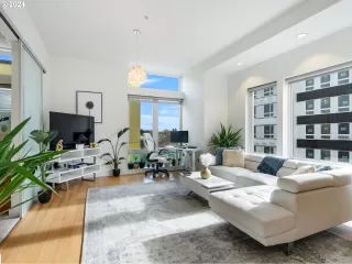 Photo #3: 24464473 Listing