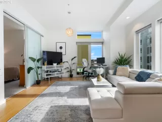 Photo #4: 24464473 Listing