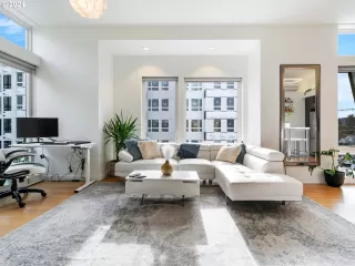 Photo #6: 24464473 Listing