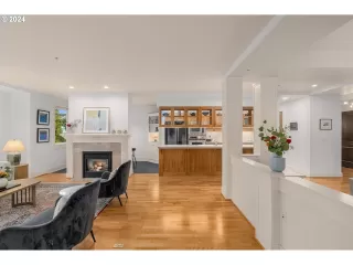 Photo #2: 24465108 Listing