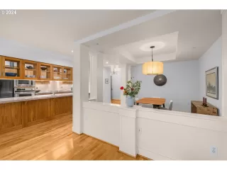 Photo #3: 24465108 Listing