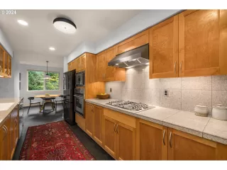 Photo #6: 24465108 Listing