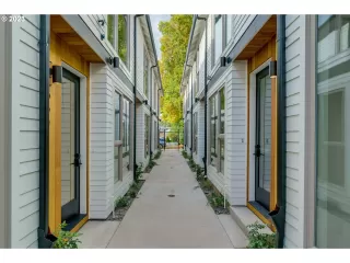 Photo #2: 24465305 Listing