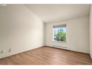 Photo #3: 24465745 Listing 