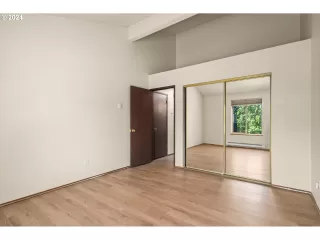 Photo #4: 24465745 Listing 