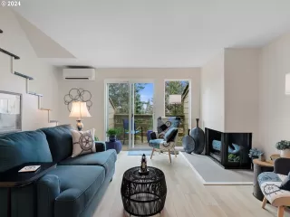 Photo #4: 24465792 Listing 