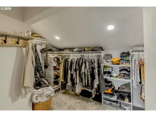 Photo #6: 24466136 Listing 