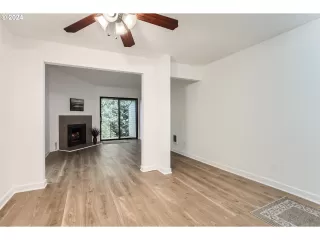 Photo #3: 24466444 Listing