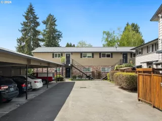 More Details about MLS # 24466628 : 8411 SE 23RD AVE